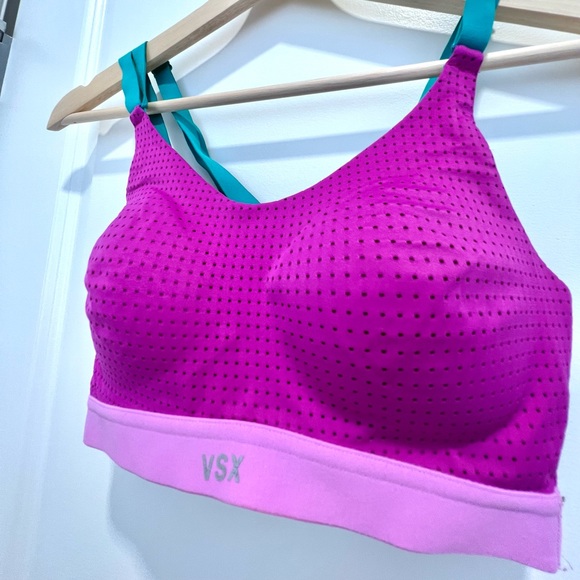 Victoria’s Secret sports bra size 32B - Picture 2 of 8
